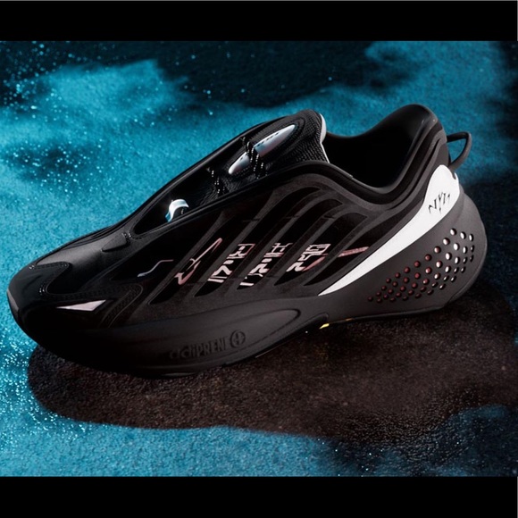 Adidas Ozrah x GUCCIMAZE - Picture 1 of 10